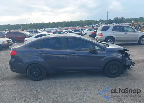 2013 Ford Fiesta Se z USA, uszkodzony, nr VIN 3FADP4BJ3DM171442